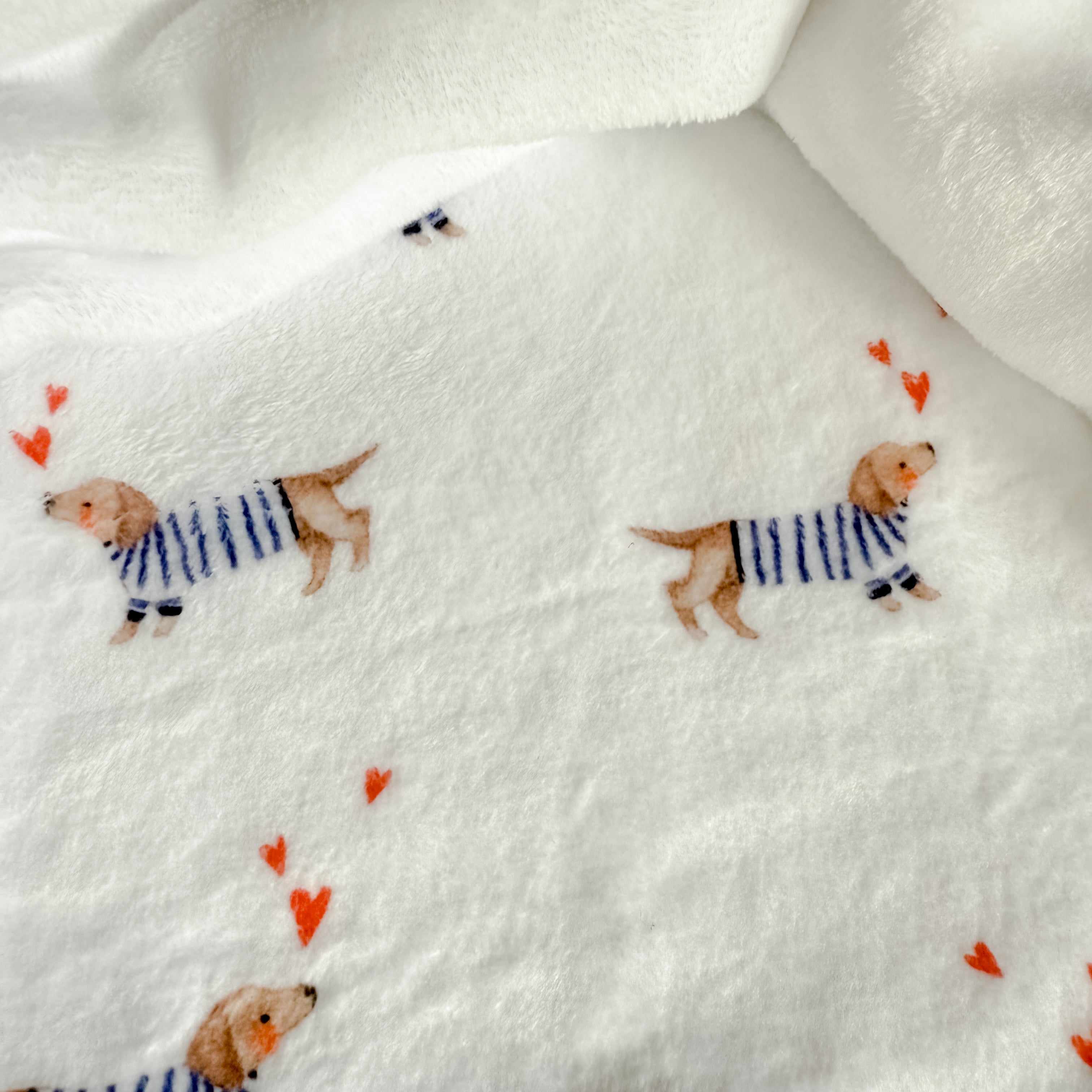 Cobijita Premium para bebé - Perrito Salchicha (90x75cm)
